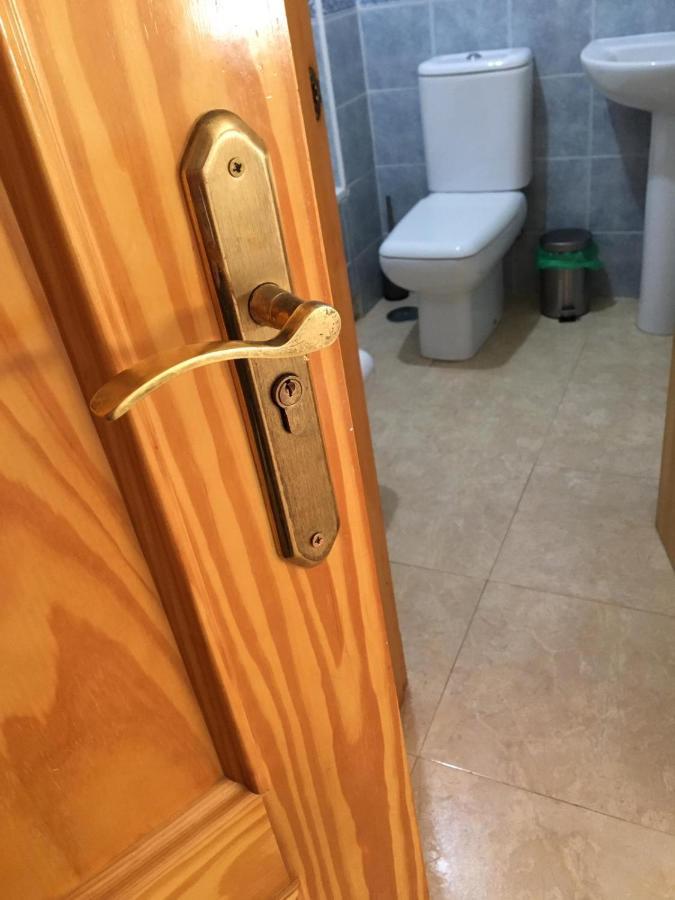 Habitacion Grande Con Bano Privado En Coin A 30Km De La Playa Esterno foto